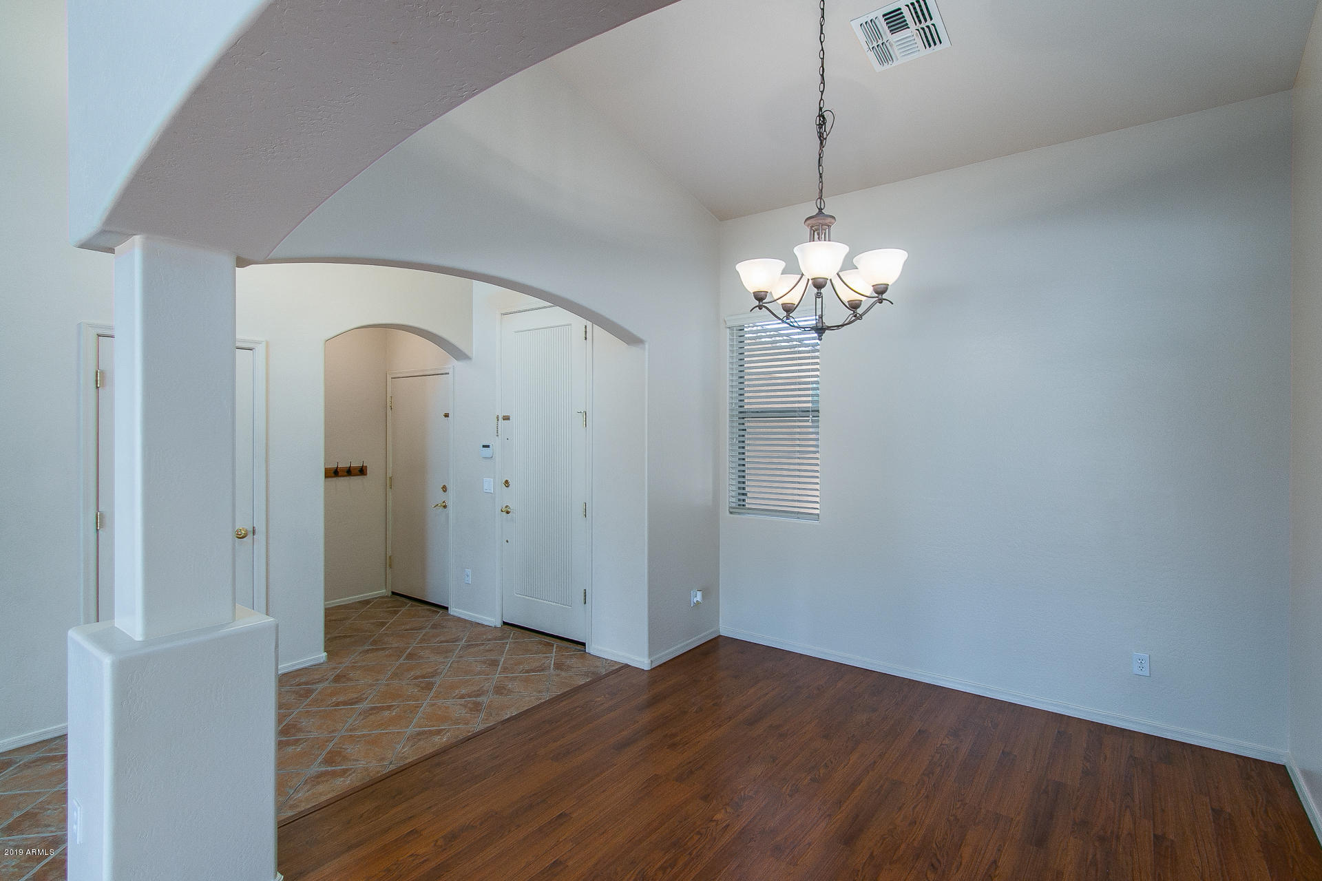 5) FORMAL DINING