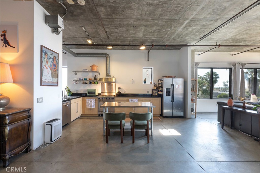 835 Locust Avenue, Unit 419 Long Beach, CA 90813 - Photo 17 of 51 Open kitchen with moveable island