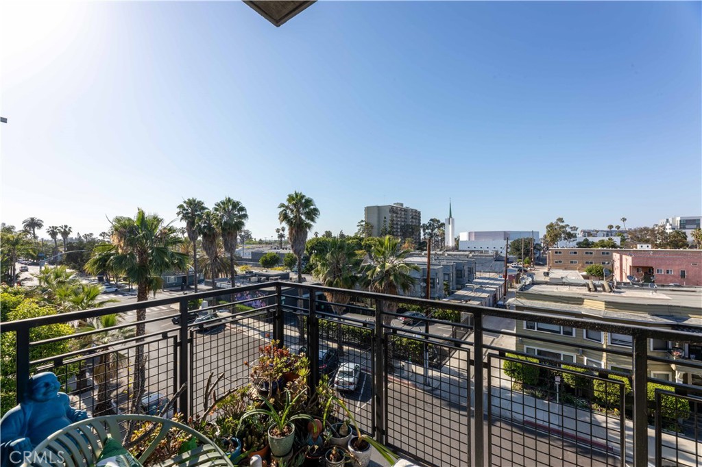 835 Locust Avenue, Unit 419 Long Beach, CA 90813 - Photo 24 of 51 West view from balcony
