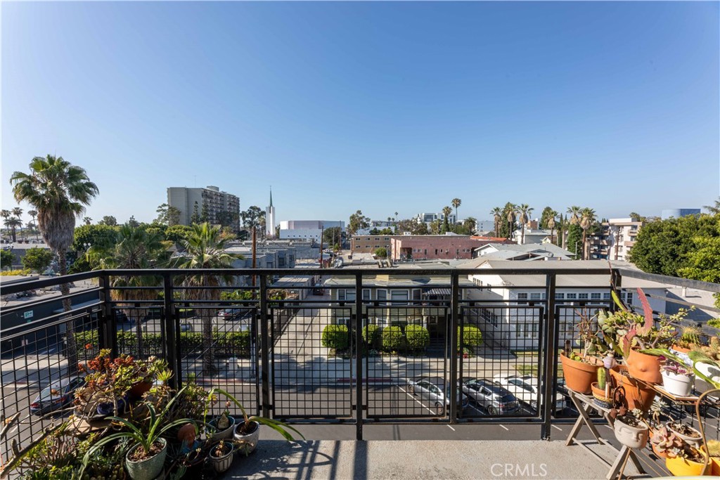 835 Locust Avenue, Unit 419 Long Beach, CA 90813 - Photo 25 of 51 North view from balcony