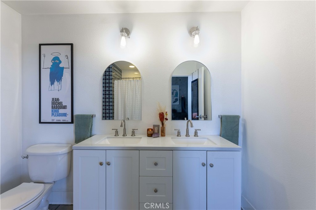 835 Locust Avenue, Unit 419 Long Beach, CA 90813 - Photo 36 of 51 New double sink vanity