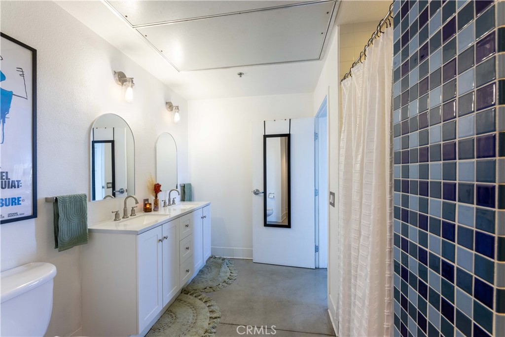 835 Locust Avenue, Unit 419 Long Beach, CA 90813 - Photo 38 of 51 Bathroom