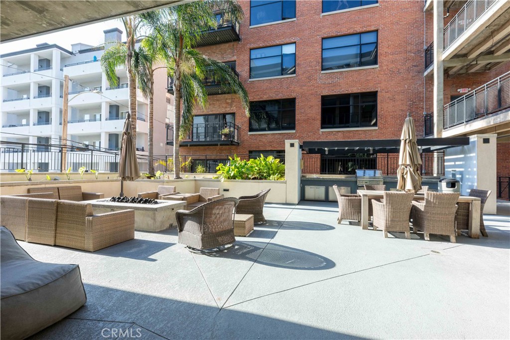 835 Locust Avenue, Unit 419 Long Beach, CA 90813 - Photo 40 of 51 Community gathering area