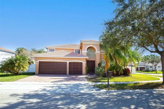 $950,000 | 2023 Northwest 141st Avenue, Pembroke Pines, FL 33028