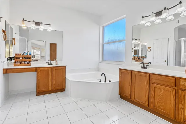 $950,000 | 2023 Northwest 141st Avenue, Pembroke Pines, FL 33028