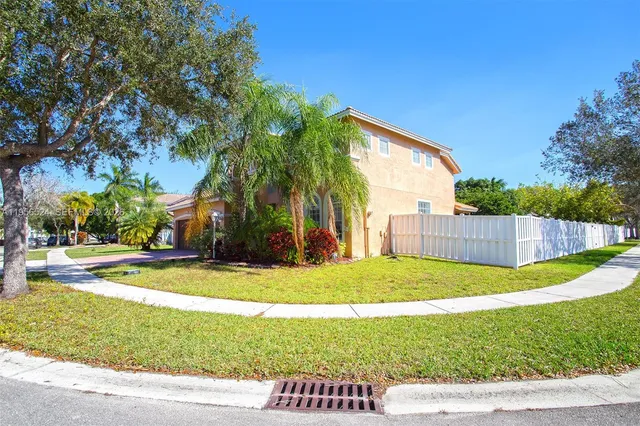 $950,000 | 2023 Northwest 141st Avenue, Pembroke Pines, FL 33028