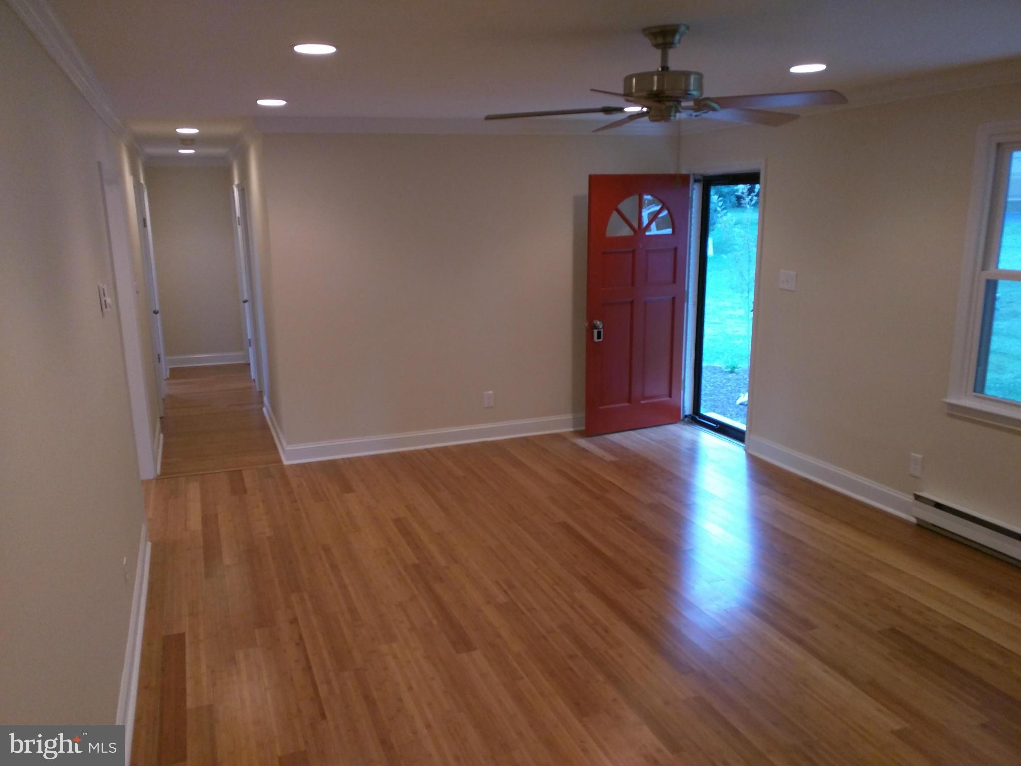 4231 Basford Road Frederick, MD 21703 - Photo 5 of 28 Living Room