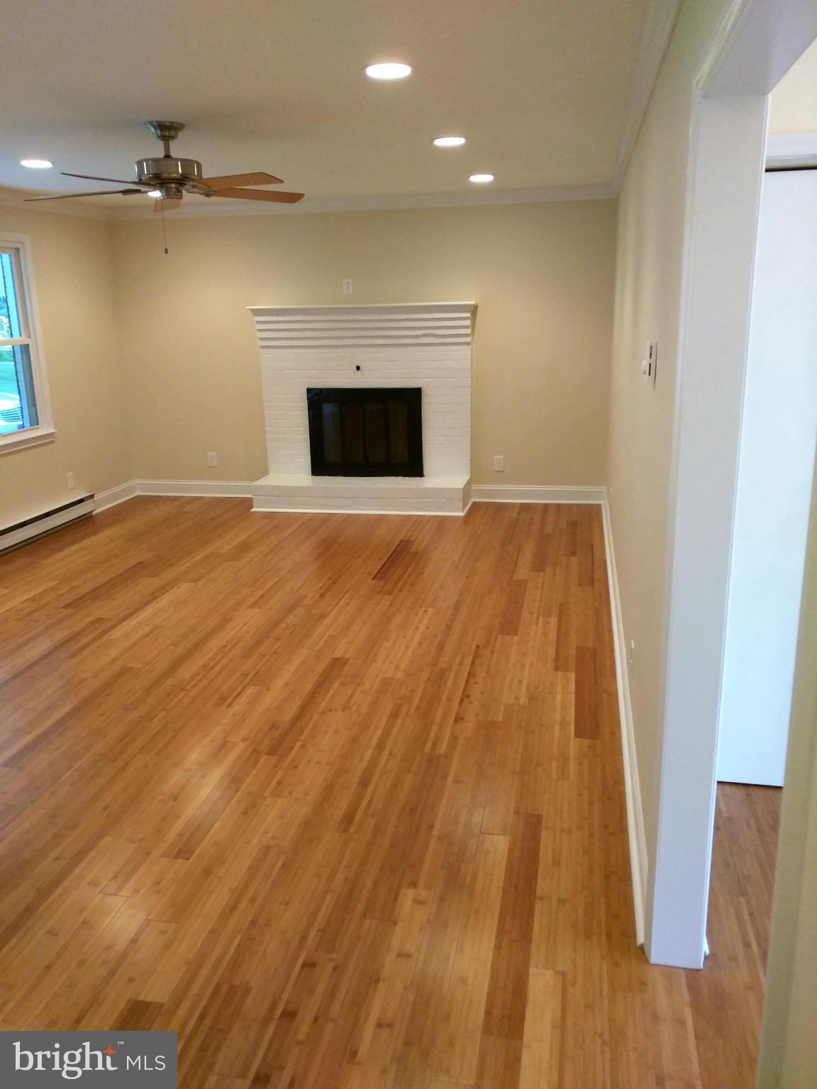 4231 Basford Road Frederick, MD 21703 - Photo 8 of 28 Living Room
