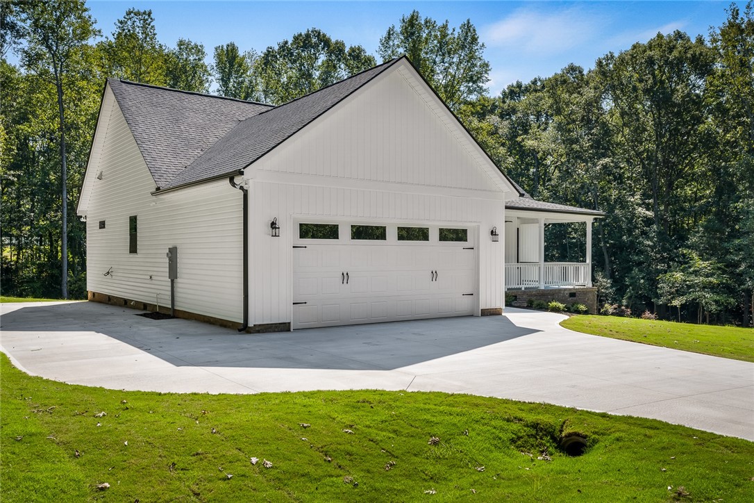 141 Hannah Circle Anderson, SC 29621 - Photo 3 of 39