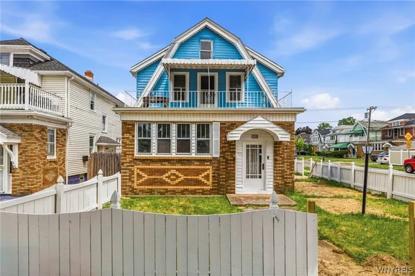 $219,900 | 220 Davidson Avenue, Buffalo, NY 14215
