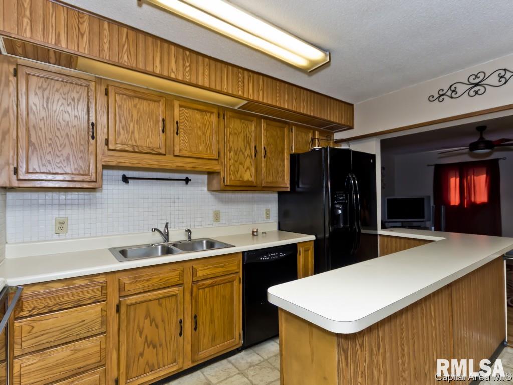 3643 Lancaster Road Springfield, IL 62703 - Photo 9 of 36