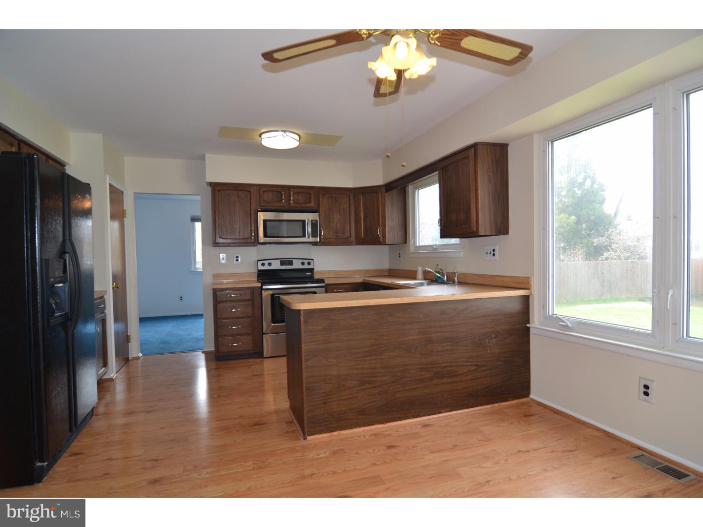 8 Banner Road Cherry Hill, NJ 08003 - Photo 3 of 13