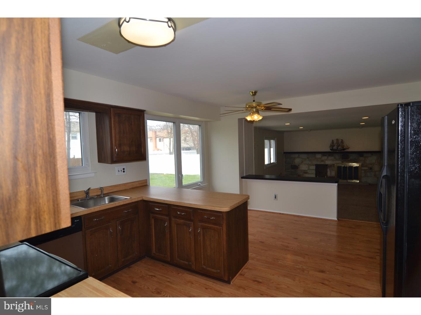 8 Banner Road Cherry Hill, NJ 08003 - Photo 5 of 13