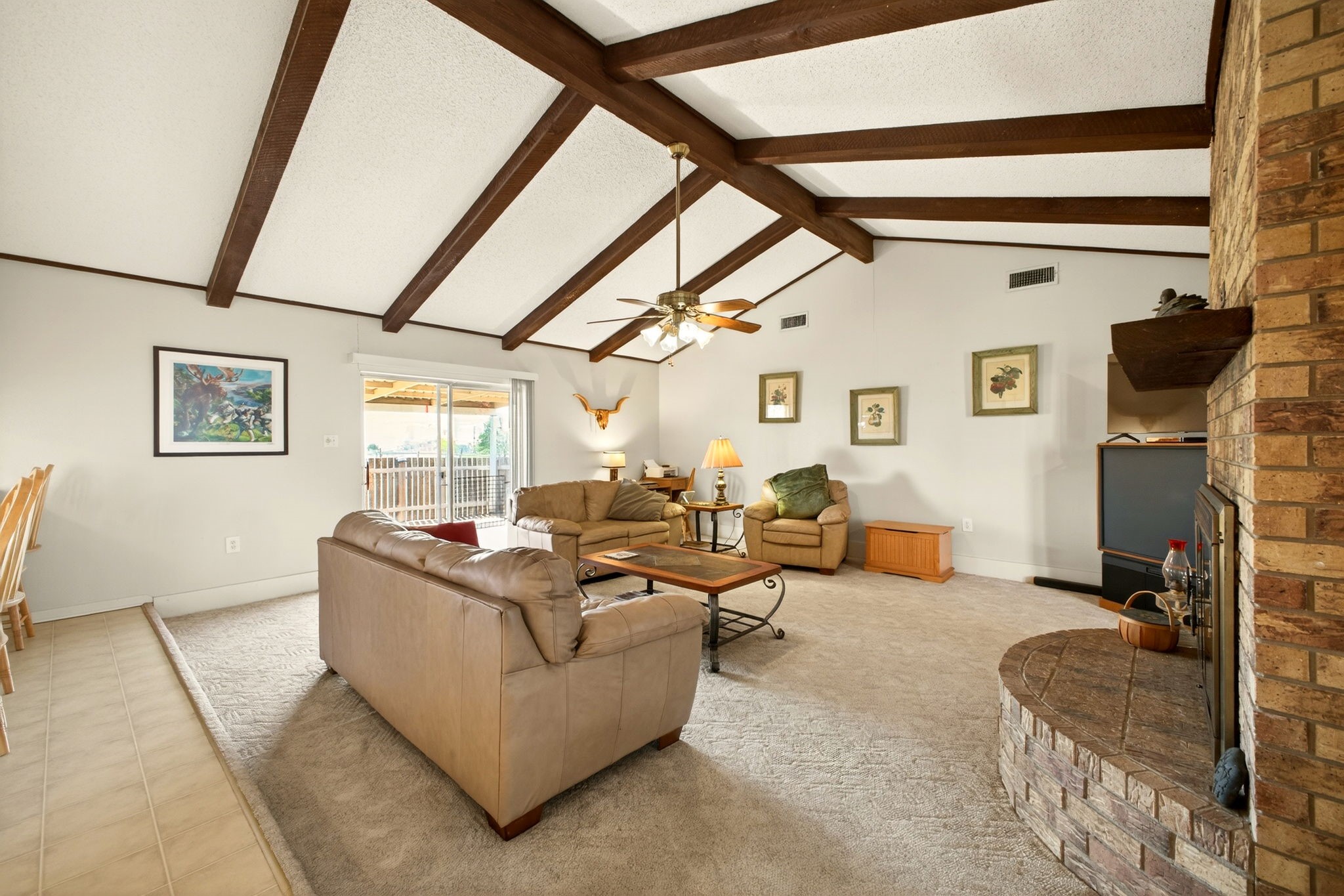 212 Halstedt Road La Grange, TX 78945 - Photo 4 of 40 a living room with furniture and a window