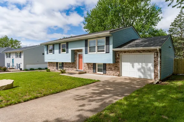 $219,900 | 6636 Hillandale Road, Davenport, IA 52806