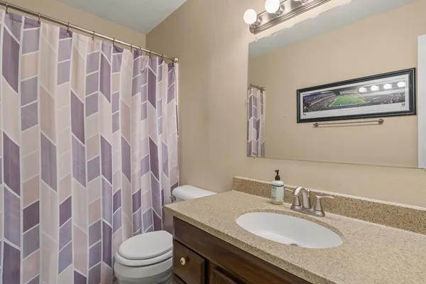 $219,900 | 6636 Hillandale Road, Davenport, IA 52806