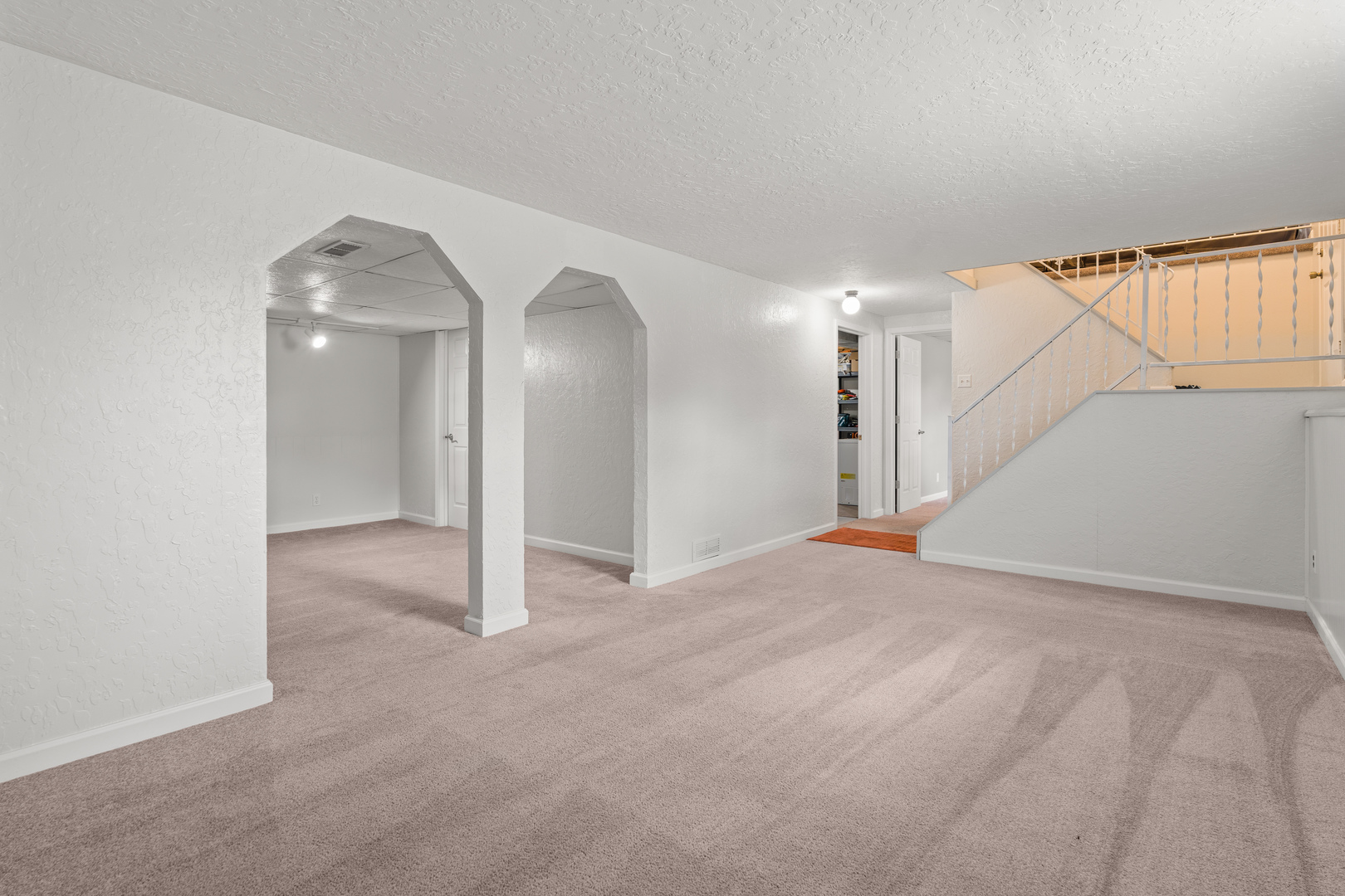 6636 Hillandale Road Davenport, IA 52806 - Photo 25 of 45