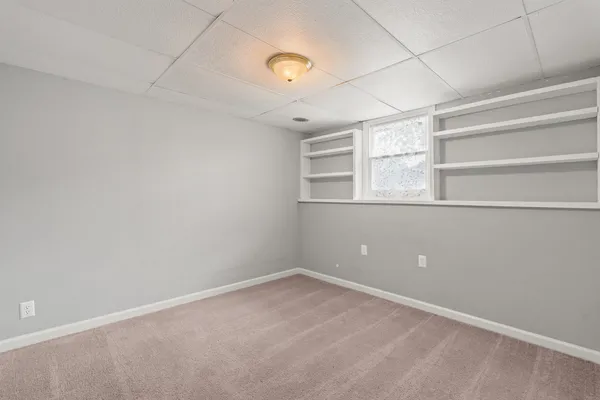 $219,900 | 6636 Hillandale Road, Davenport, IA 52806