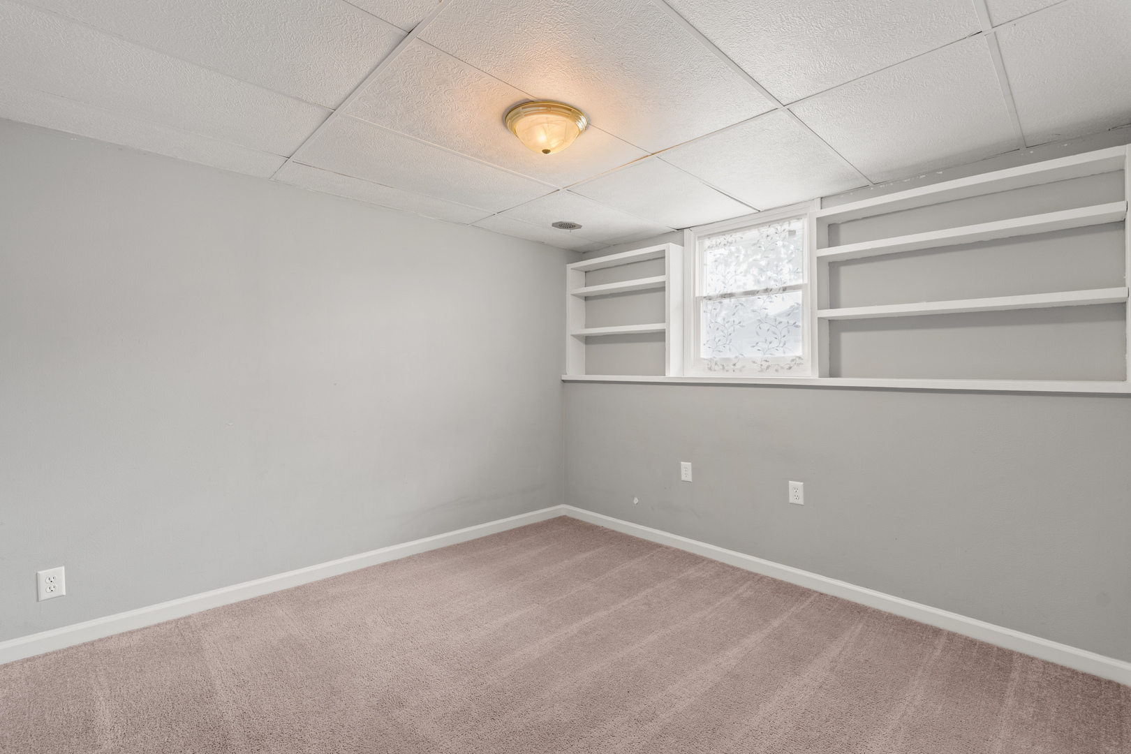 6636 Hillandale Road Davenport, IA 52806 - Photo 31 of 45