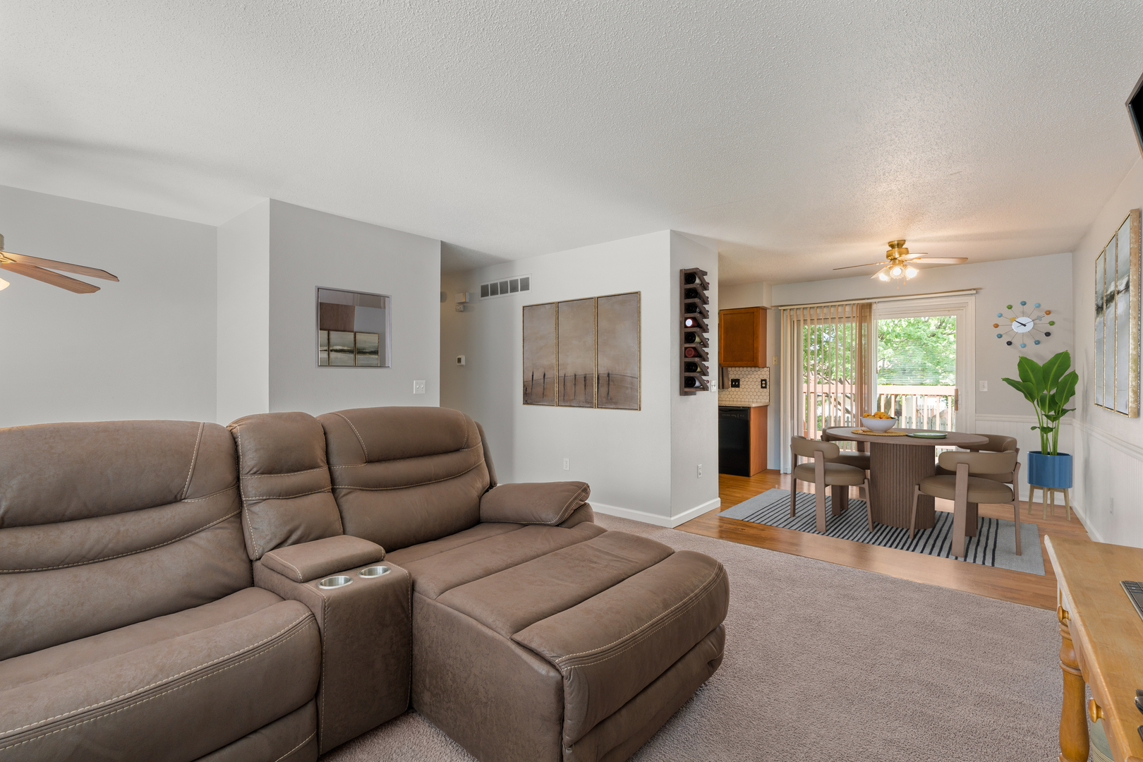 6636 Hillandale Road Davenport, IA 52806 - Photo 4 of 45