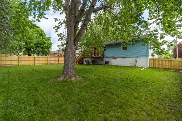 $219,900 | 6636 Hillandale Road, Davenport, IA 52806