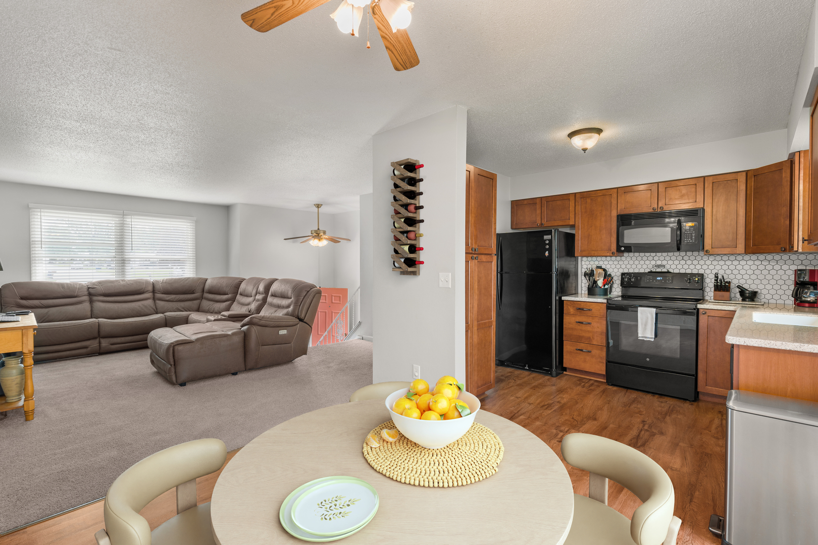 6636 Hillandale Road Davenport, IA 52806 - Photo 9 of 45