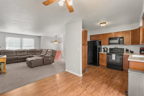 $219,900 | 6636 Hillandale Road, Davenport, IA 52806