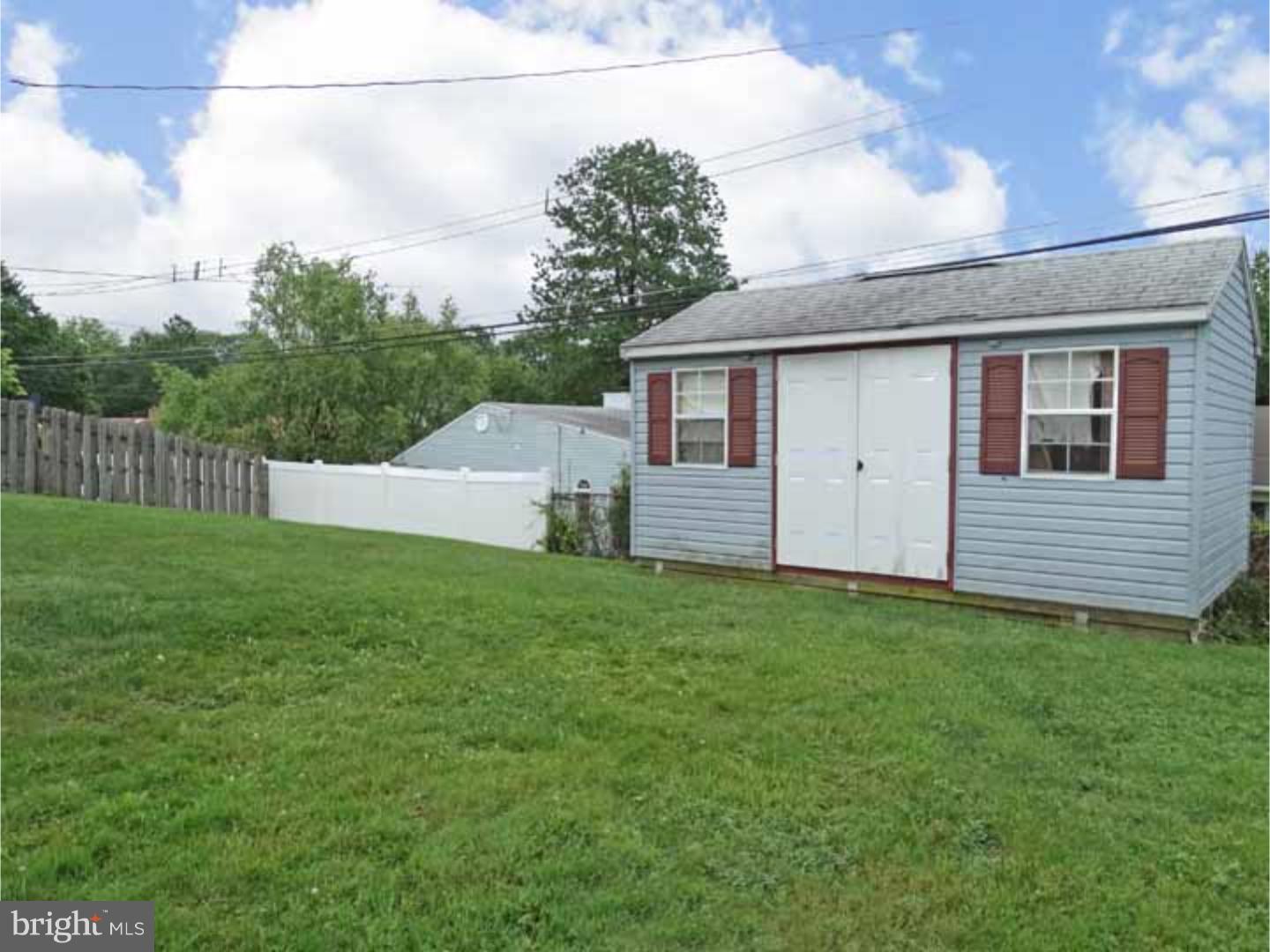 628 Beaumont Road Fairless Hills, PA 19030 - Photo 12 of 12 Exterior Back