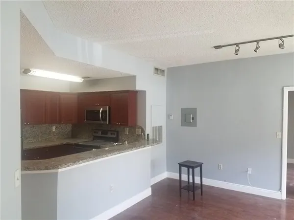 $2,100 | 2445 Southwest 18th Terrace, Unit 903, Fort Lauderdale, FL 33315