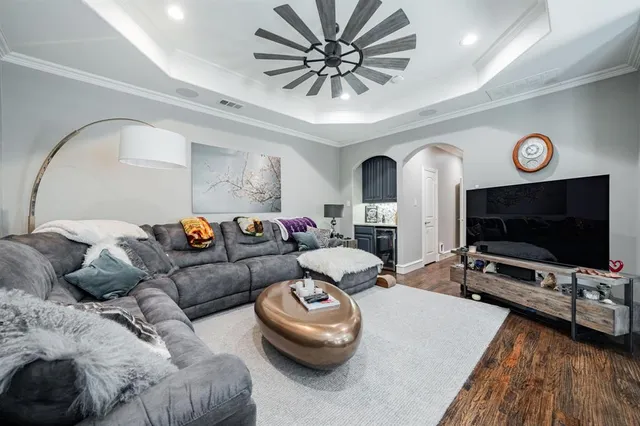 $6,750 | 5517 Longview Street, Dallas, TX 75206