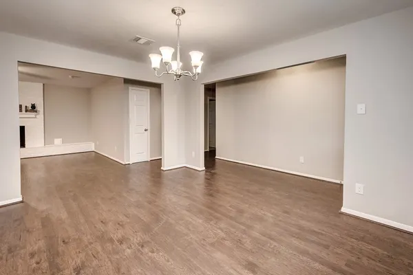 $2,500 | 158 Bluebonnet Street, Sugar Land, TX 77478