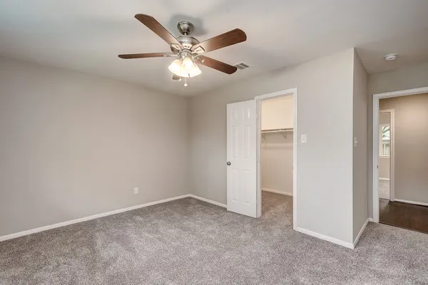 $2,500 | 158 Bluebonnet Street, Sugar Land, TX 77478