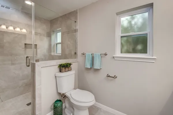 $2,500 | 158 Bluebonnet Street, Sugar Land, TX 77478