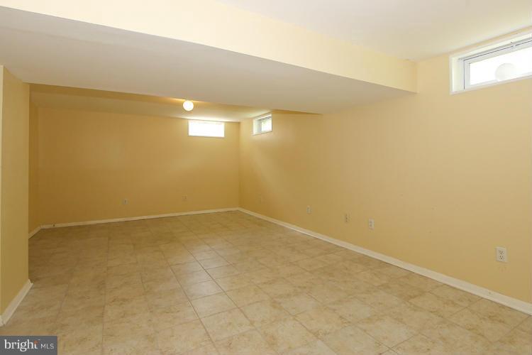 1005 Baltimore Road Rockville, MD 20851 - Photo 20 of 26 BIG, Bright Family Room with Natural Daylight