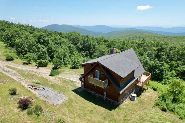 a view of a pathway both side of building