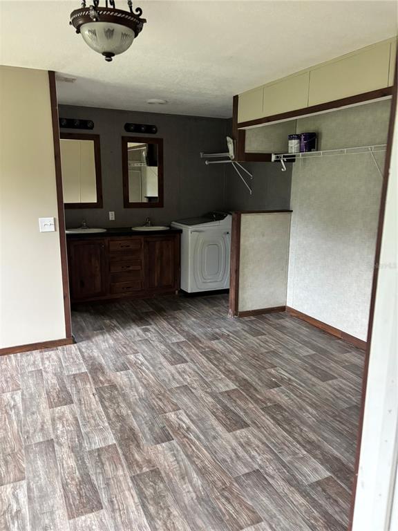 11511 Northeast 110th Road Oxford, FL 34484 - Photo 29 of 43 a view of a room with a dresser