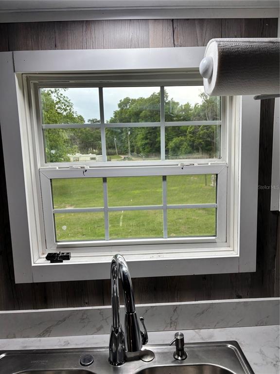 11511 Northeast 110th Road Oxford, FL 34484 - Photo 30 of 43 a view of a window in the house