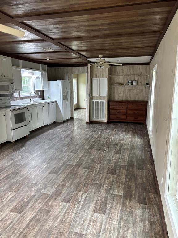 11511 Northeast 110th Road Oxford, FL 34484 - Photo 39 of 43 a view of utility room