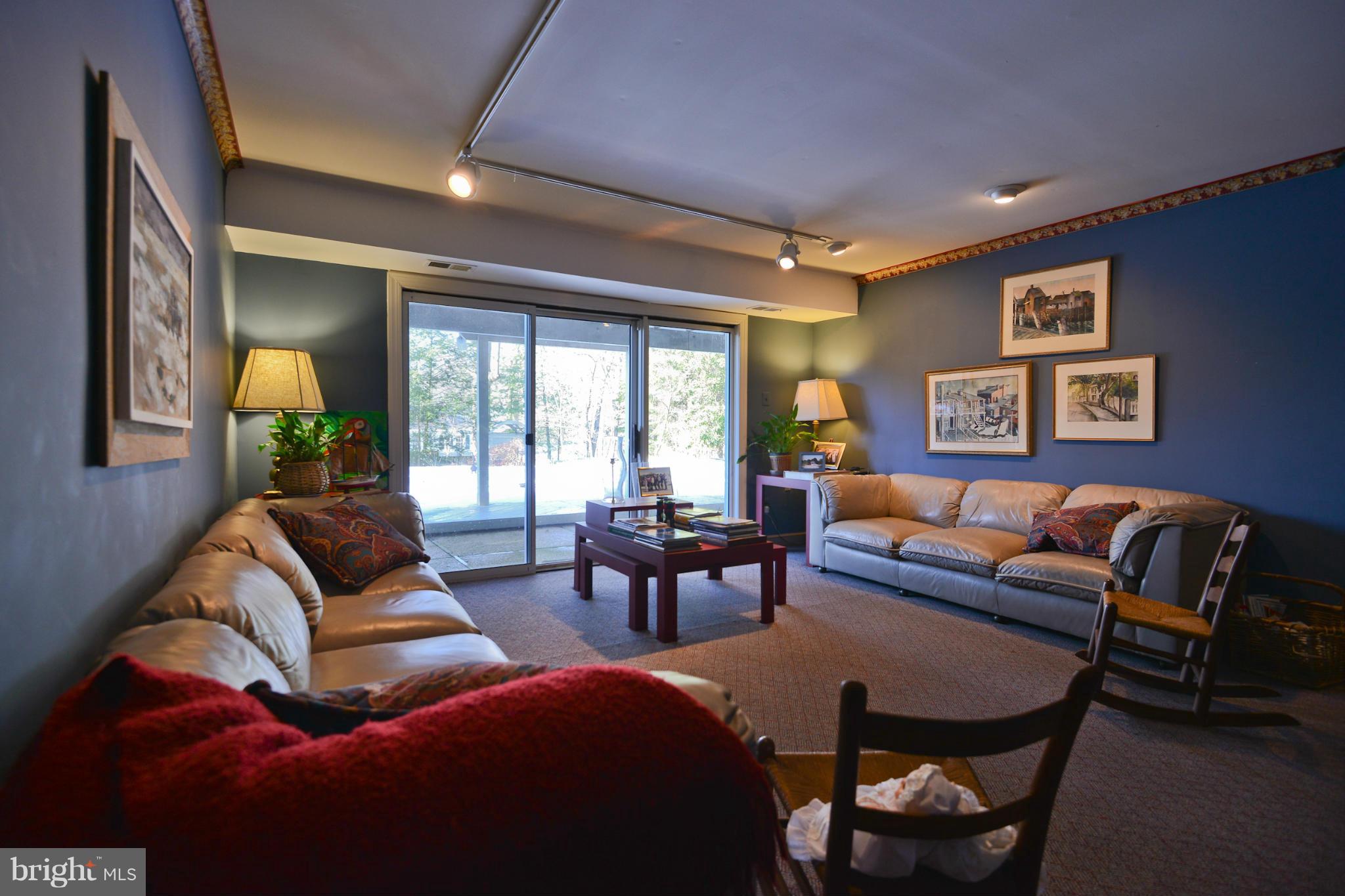 1330 Merrie Ridge Road McLean, VA 22101 - Photo 25 of 28 Family Room