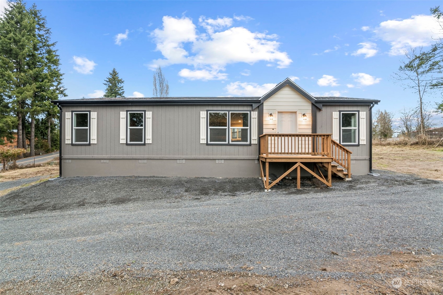 128 Streeter Road Silverlake, WA 98645 - Photo 2 of 24 Gallery Image 2
