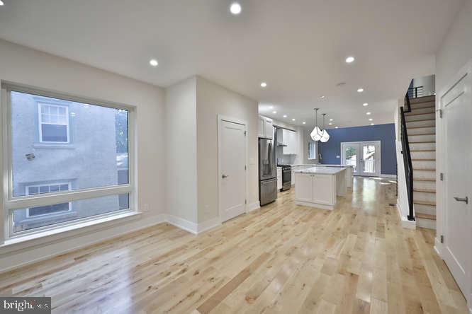 518 Burnham Road Philadelphia, PA 19119 - Photo 4 of 30