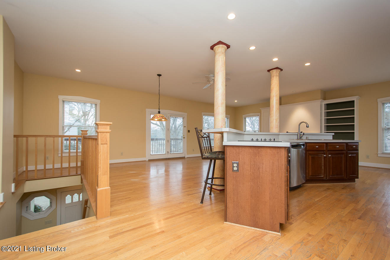 2135 Edgehill Road Louisville, KY 40205 - Photo 13 of 34 Kitchen & Great Room