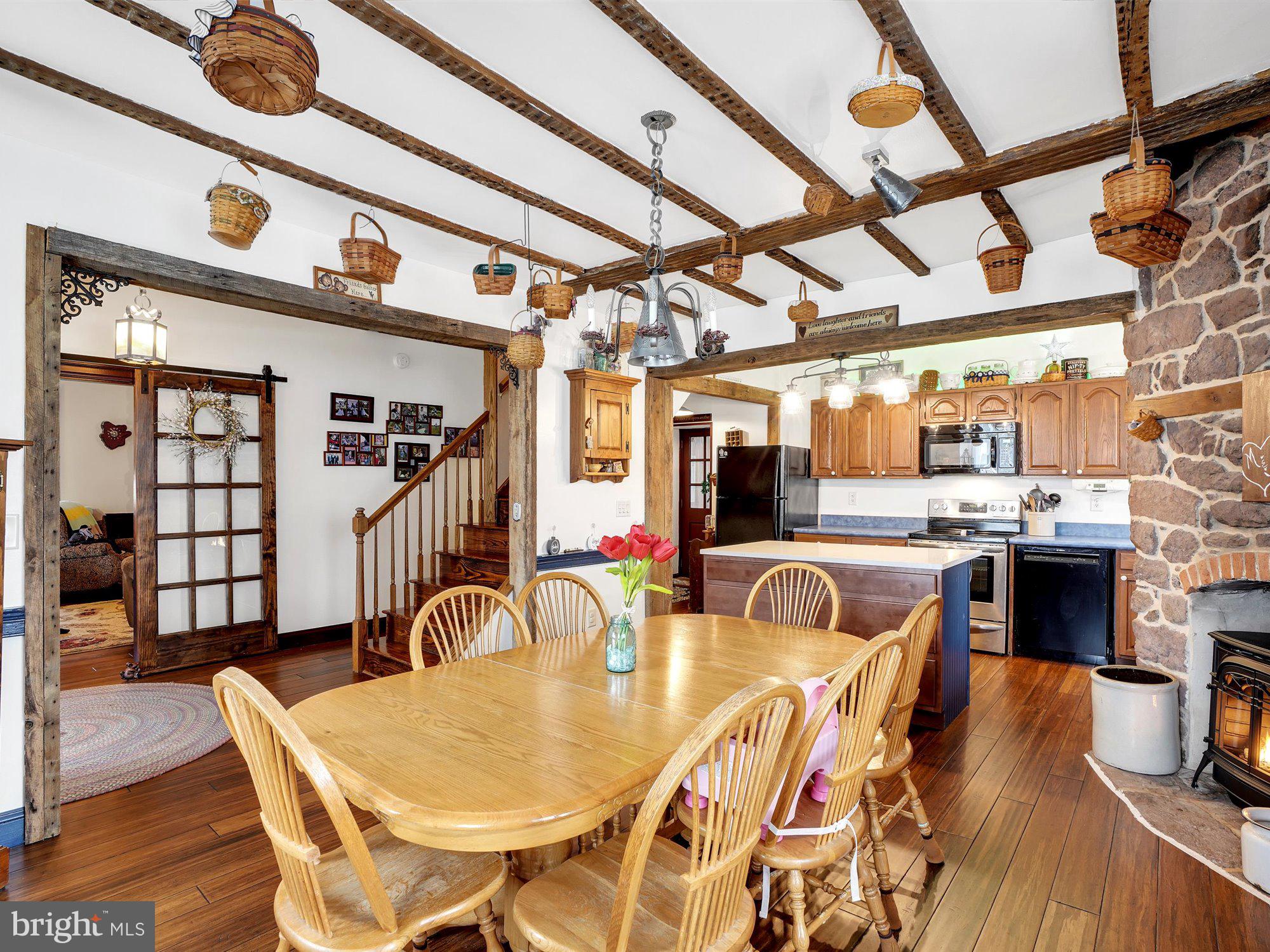 15 Resh Road Reinholds, PA 17569 - Photo 15 of 33 Dining Area / Kitchen