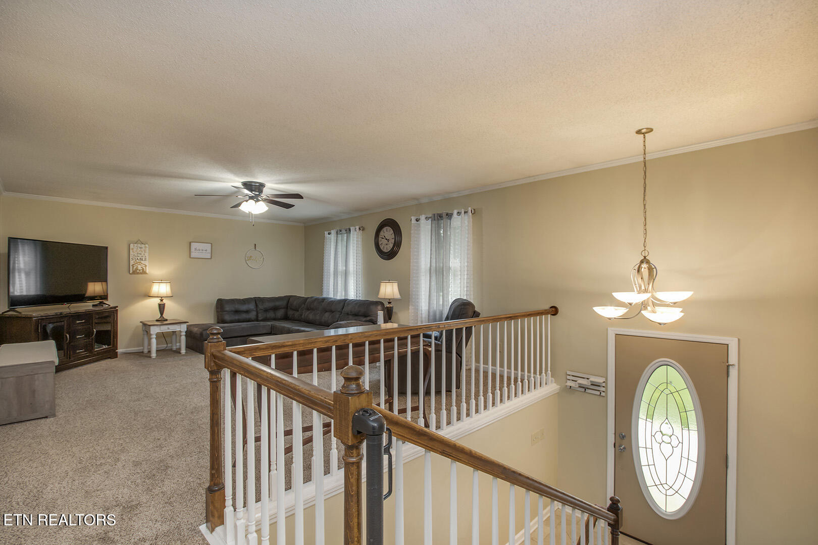 145 Van Stowe Road Harriman, TN 37748 - Photo 26 of 60 26_VanStoweRoad_145_Living-MainEntries