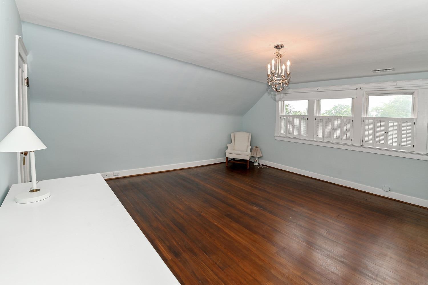 2461 Grandin Road Cincinnati, OH 45208 - Photo 37 of 48
