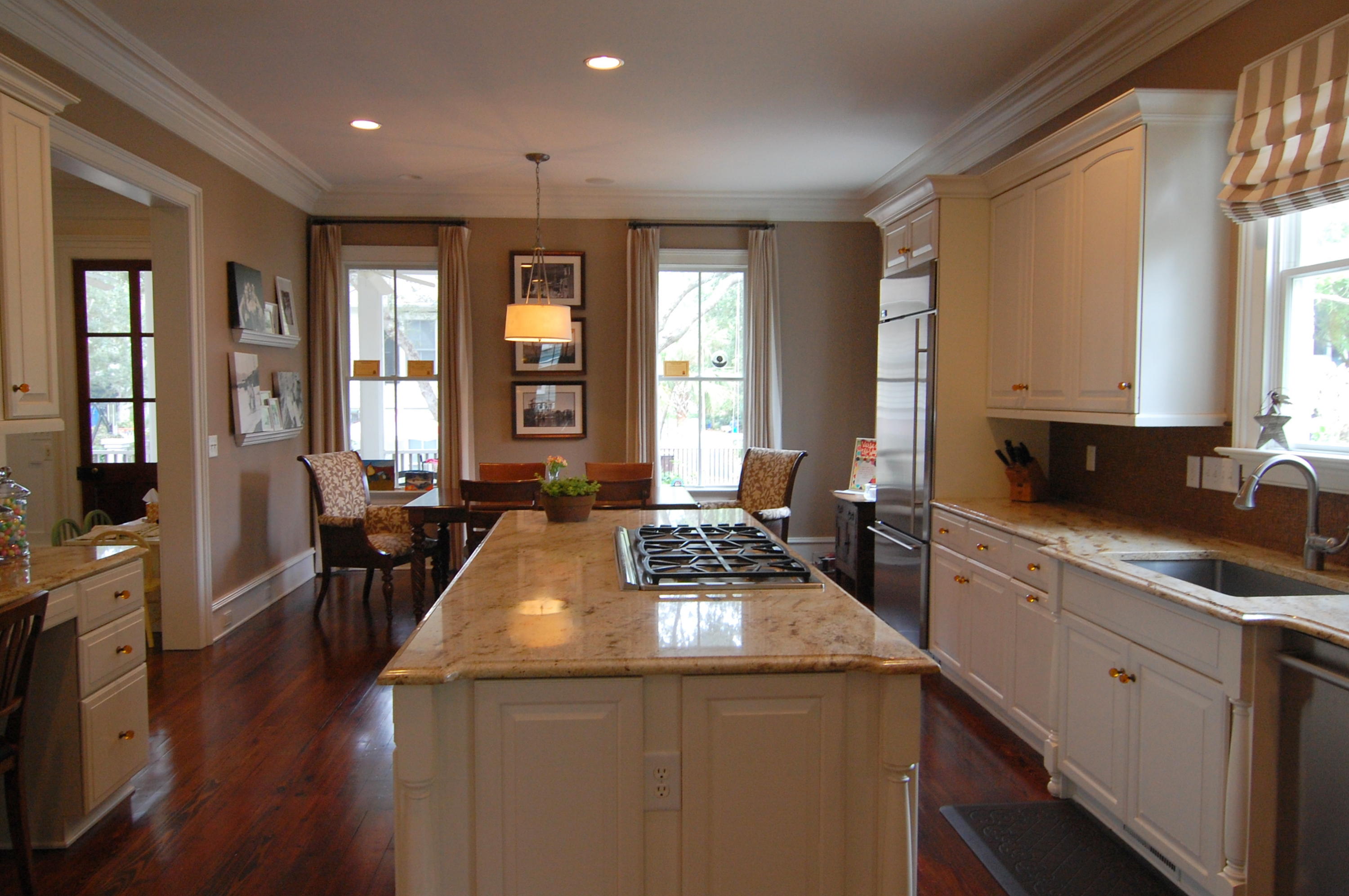 53 Isle Of Hope Road Mount Pleasant, SC 29464 - Photo 10 of 21 Kitchen with breakfast room