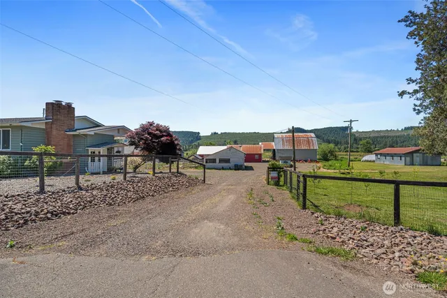 $760,000 | 3142 Highway 508, Onalaska, WA 98570