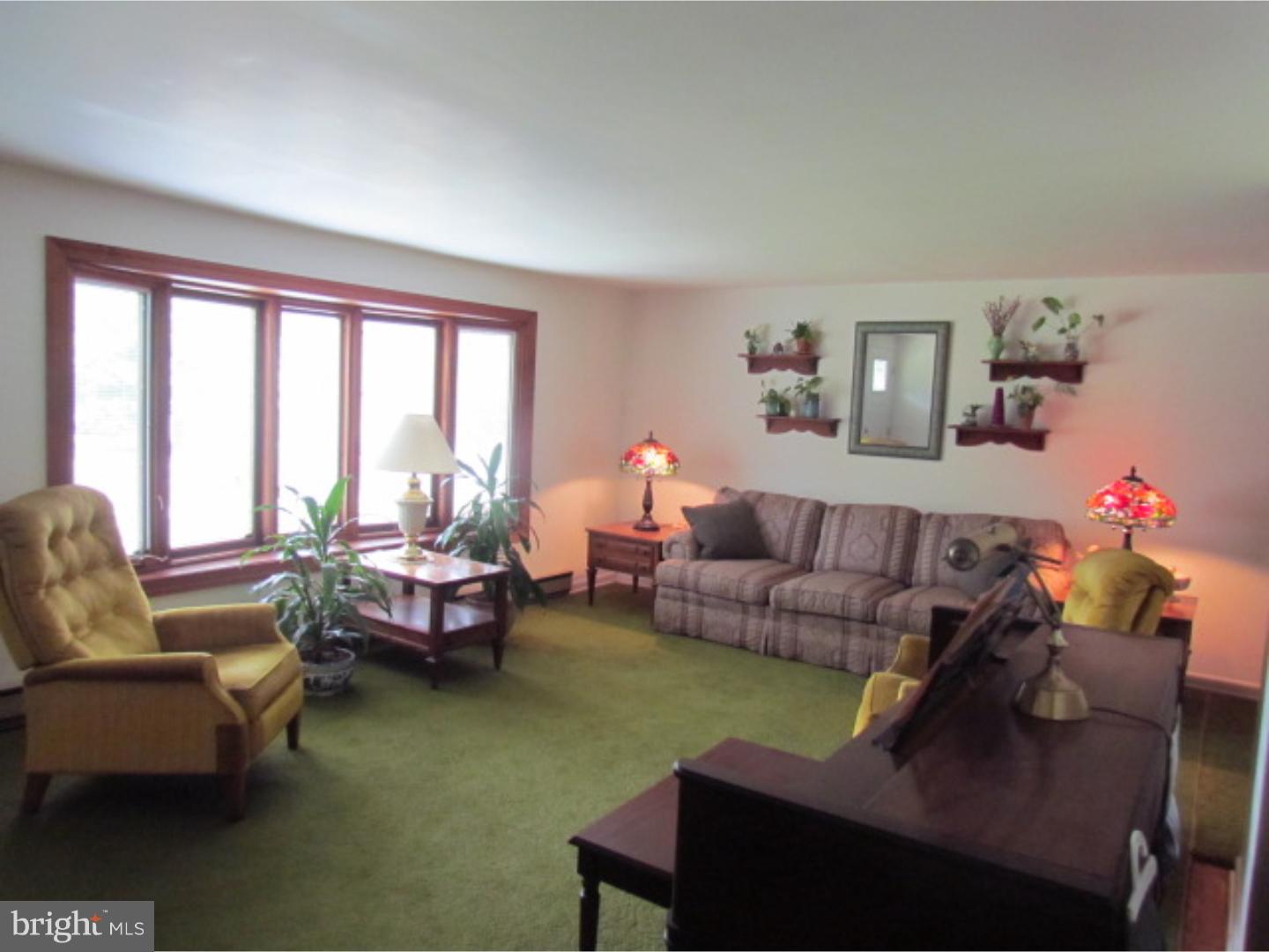 723 Valley Road Warminster, PA 18974 - Photo 9 of 21 Living Room