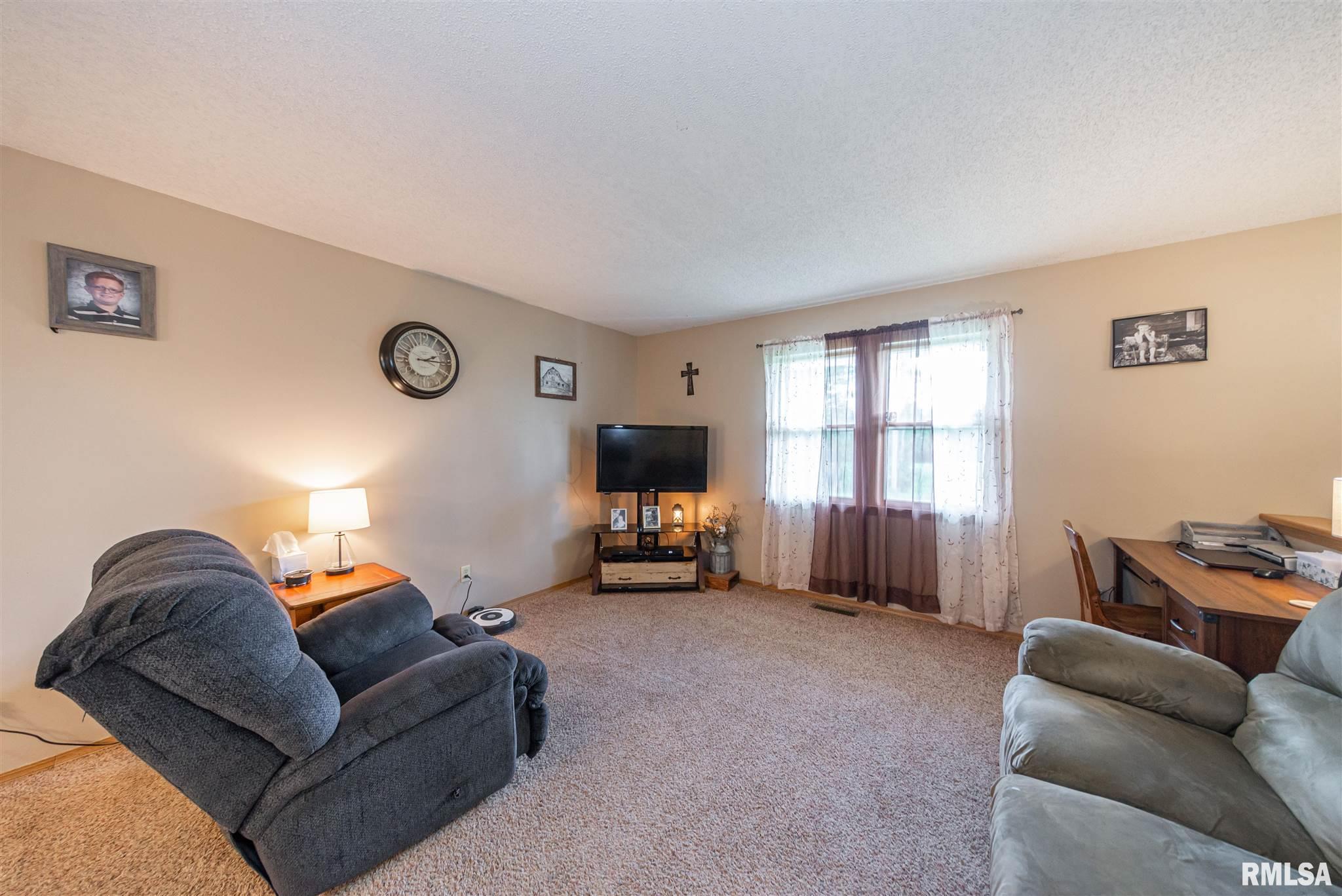 18824 East Fairfield Road Mount Vernon, IL 62864 - Photo 15 of 33 Gallery Image 15