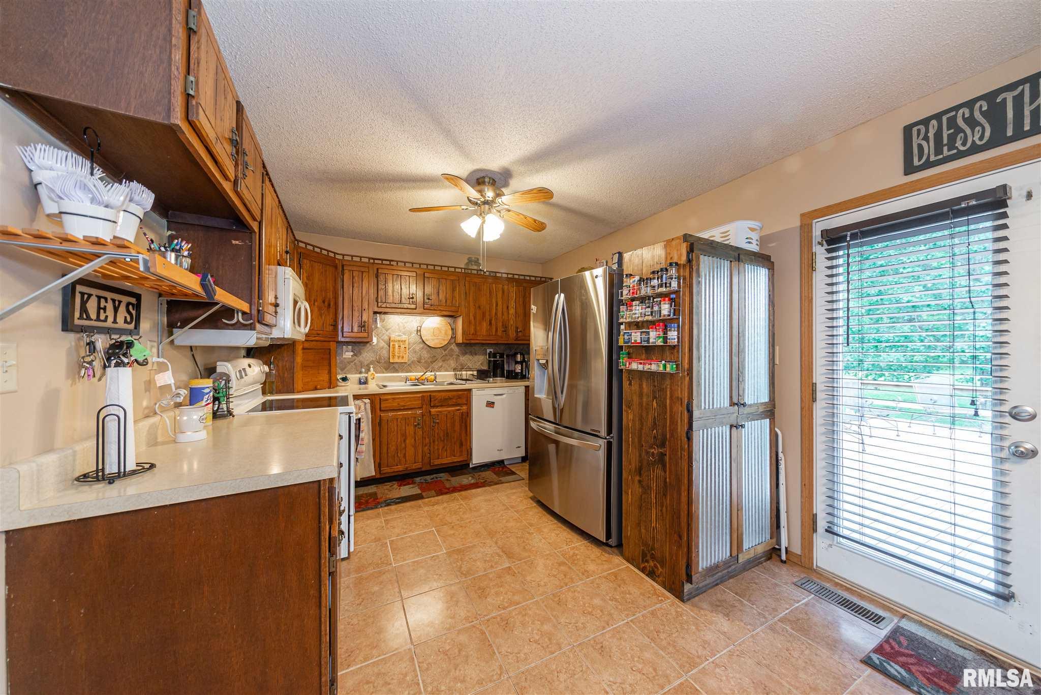 18824 East Fairfield Road Mount Vernon, IL 62864 - Photo 19 of 33 Gallery Image 19